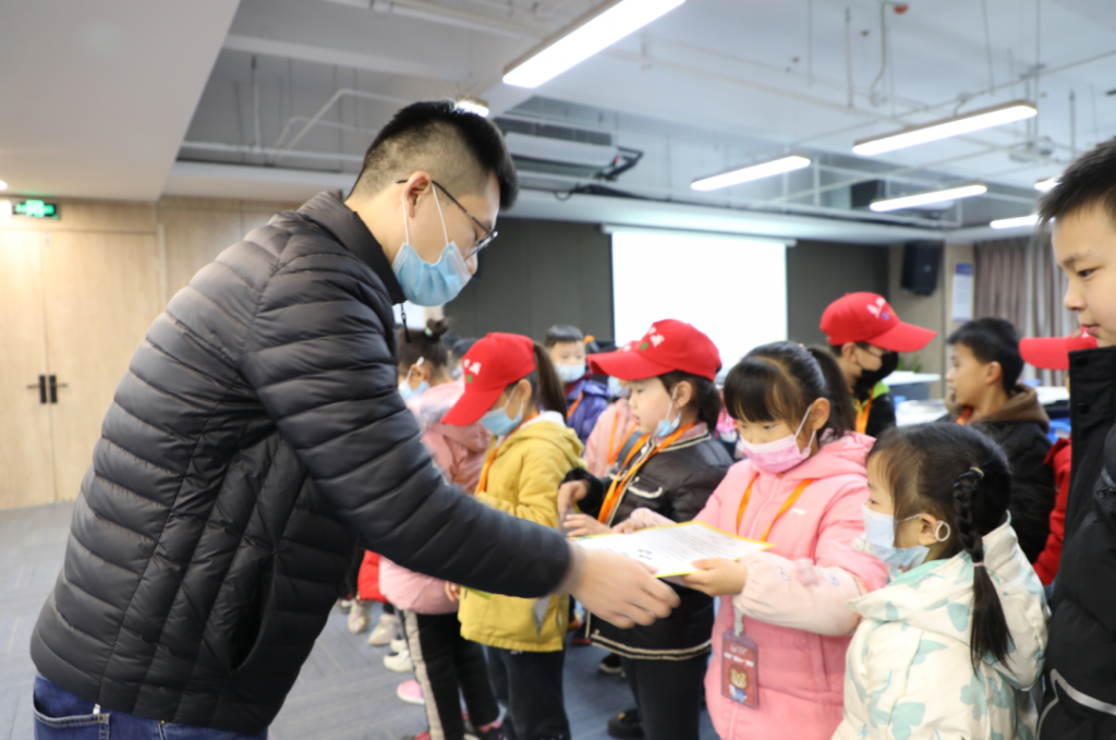 中原工業設計城舉辦小學生研學活動：走進設計“圈”，感受設計奧妙