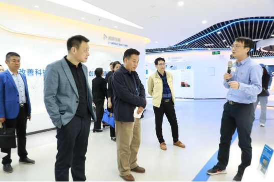 焦作市新的社會(huì)階層人士聯(lián)誼會(huì)實(shí)踐創(chuàng)新基地觀摩活動(dòng)在中原工業(yè)設(shè)計(jì)城舉辦