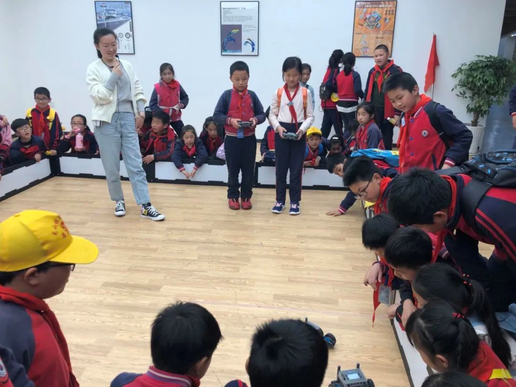 龍場小學(xué)：少年先鋒隊(duì)，科技強(qiáng)國研學(xué)記