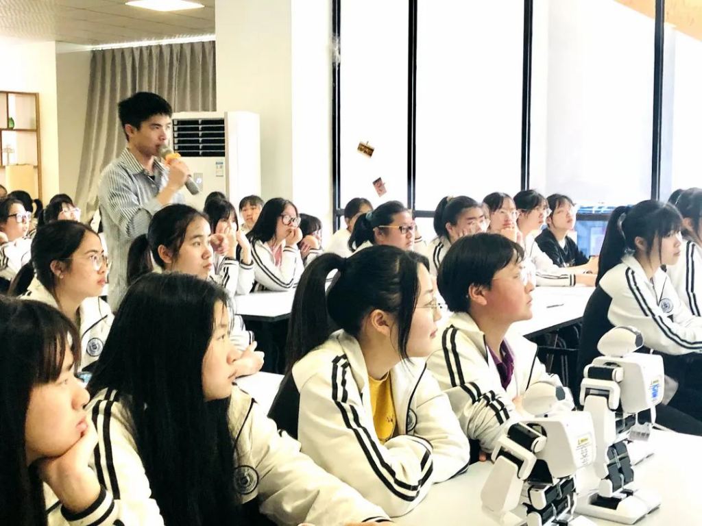 錦堂高級(jí)職業(yè)中學(xué)研學(xué)記