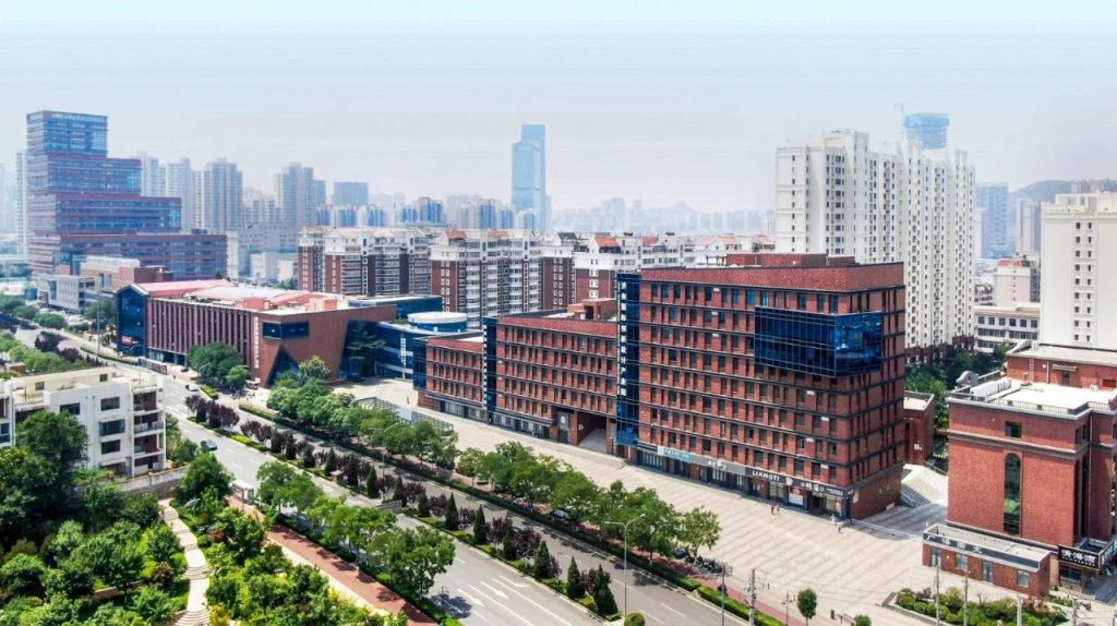 用工業(yè)設(shè)計(jì)賦能城市未來(lái) 濟(jì)南國(guó)際創(chuàng)新設(shè)計(jì)產(chǎn)業(yè)園撬動(dòng)一城產(chǎn)業(yè)