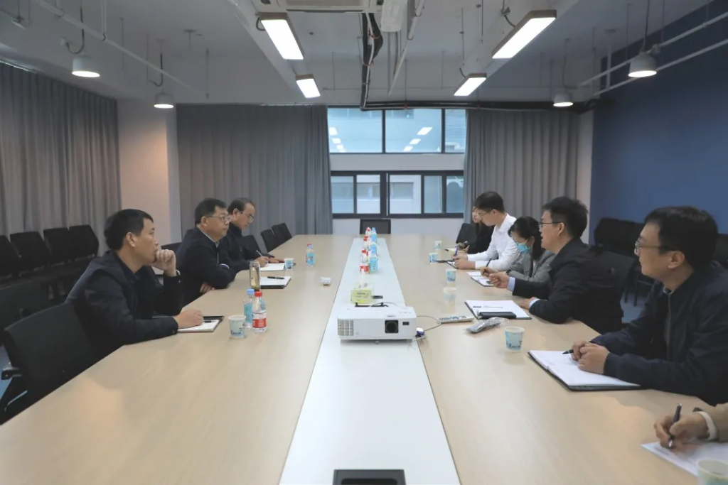 焦作工信局局長付希強(qiáng)一行蒞臨設(shè)計(jì)城參觀考察