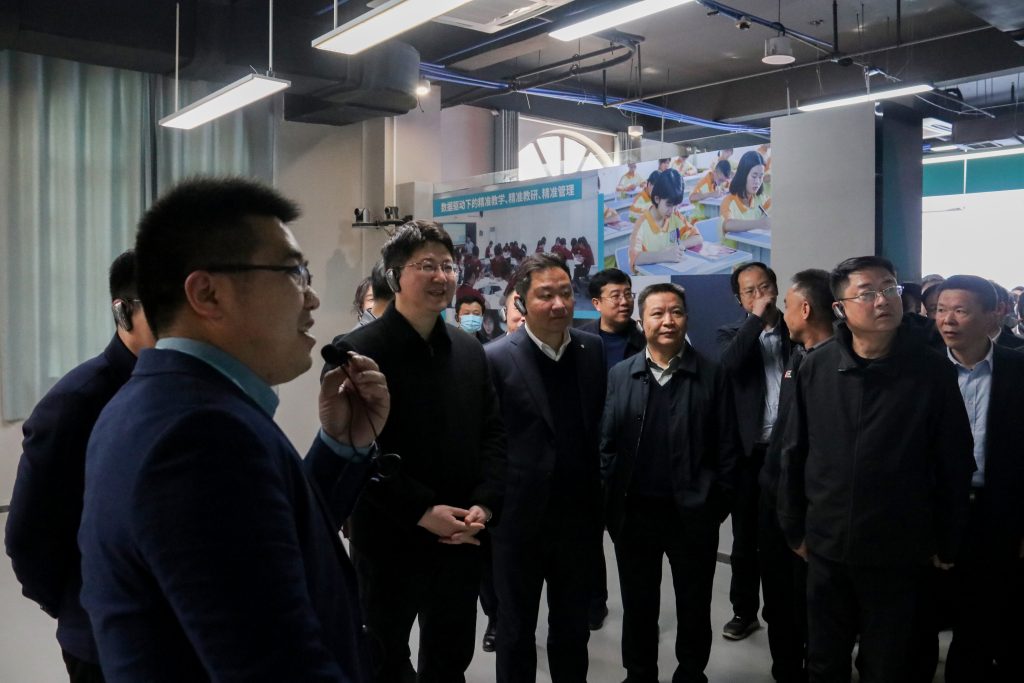 袁州區(qū)黨政代表團(tuán)前來考察，他們這樣評價(jià)中部教裝城……