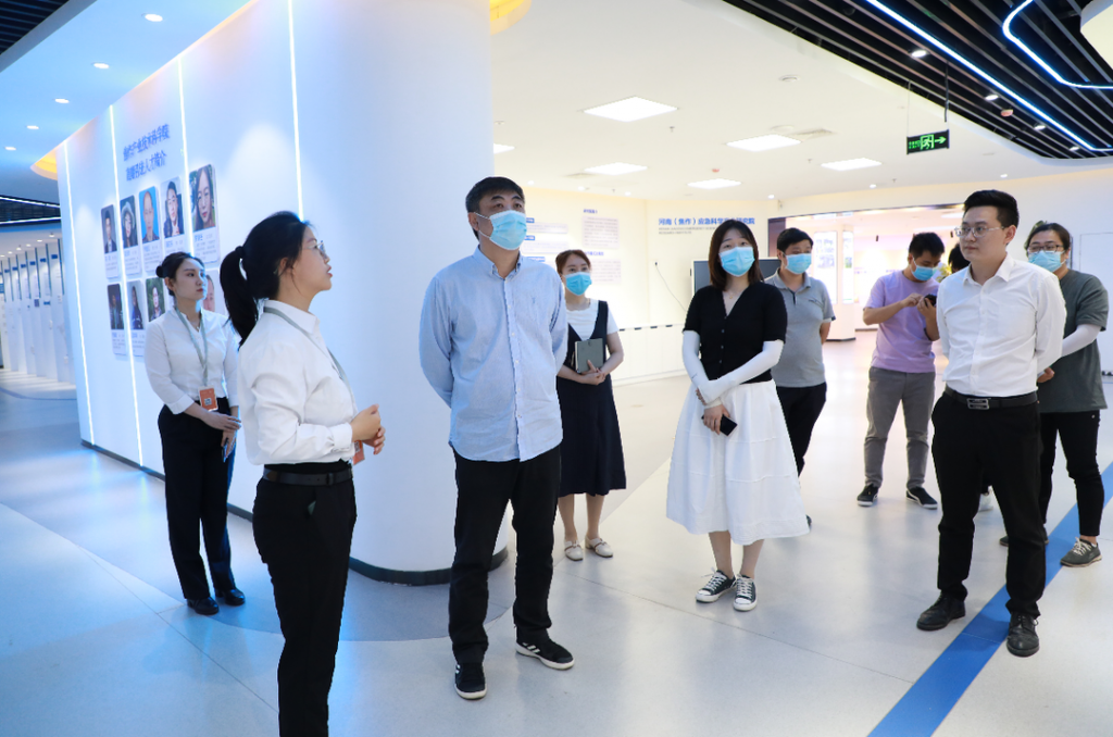 焦作市科協副主席李峰一行，蒞臨設計城開展省科普教育基地調研工作